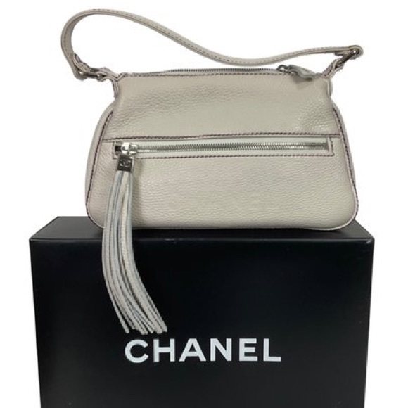 NEW in Box! Authentic vintage Chanel embossed leather bag - Picture 7 of 16